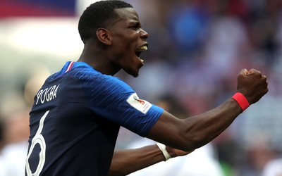 尊皇国际热评-克拉马里奇任意球中柱差之毫厘